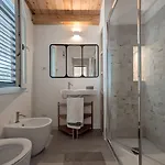 La Casa Sulla Spiaggia, Villa *